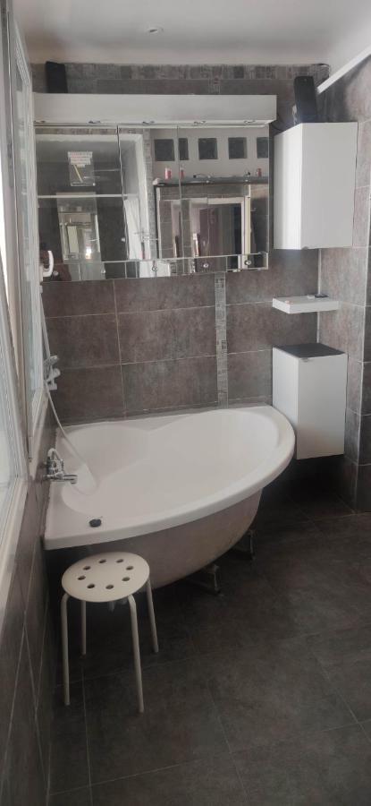 Logement Chambre Seul En Supplement Ou Dortoir Mixte 로크모르 외부 사진